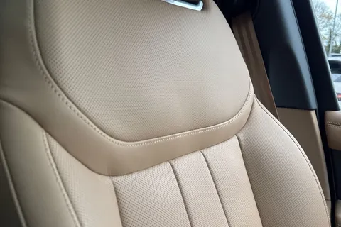 DN25AWY Land Rover Range Rover 3.0 P460e Autobiography 5dr Thumbnail #51