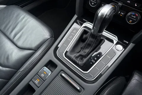 20 of 47 for Volkswagen Arteon 2.0 TSI R-Line Fastback DSG Euro 6 (s/s) 5dr