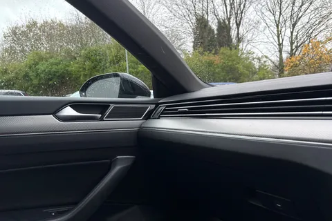 39 of 47 for Volkswagen Arteon 2.0 TSI R-Line Fastback DSG Euro 6 (s/s) 5dr