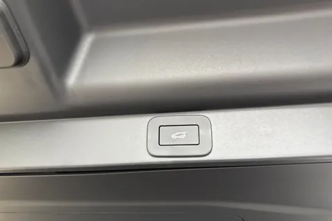 Land Rover Range Rover 3.0 P460e 38.2kWh Edition Auto 4WD Euro 6 (s/s) 5dr Thumbnail #26