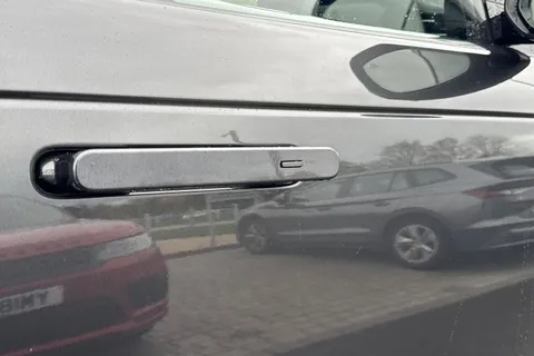 Land Rover Range Rover 3.0 P460e 38.2kWh Edition Auto 4WD Euro 6 (s/s) 5dr Thumbnail #29