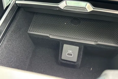 Land Rover Range Rover 3.0 P460e 38.2kWh Edition Auto 4WD Euro 6 (s/s) 5dr Thumbnail #50