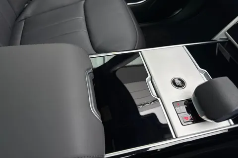Land Rover Range Rover 3.0 P460e 38.2kWh Edition Auto 4WD Euro 6 (s/s) 5dr Thumbnail #51