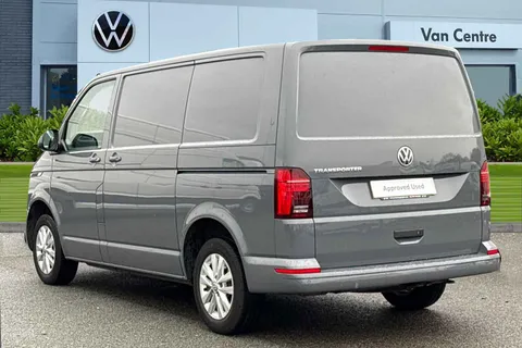 DE74AZP Volkswagen Transporter 2.0 TDI 110 Highline Van Thumbnail #3