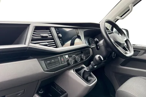 DE74AZD Volkswagen Transporter 2.0 TDI 110 Highline Van Thumbnail #10