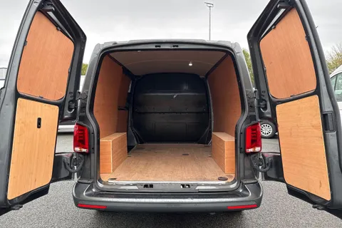 DG74ESY Volkswagen Transporter 2.0 TDI 110 Highline Van Thumbnail #8
