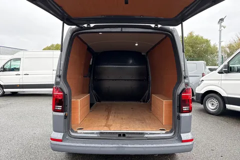DE74AZP Volkswagen Transporter 2.0 TDI 110 Highline Van Thumbnail #10