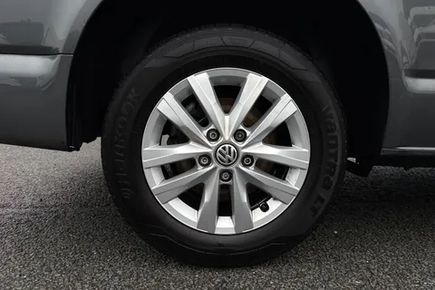 DG74CXV Volkswagen Transporter 2.0 TDI 150 Highline Van DSG Thumbnail #11
