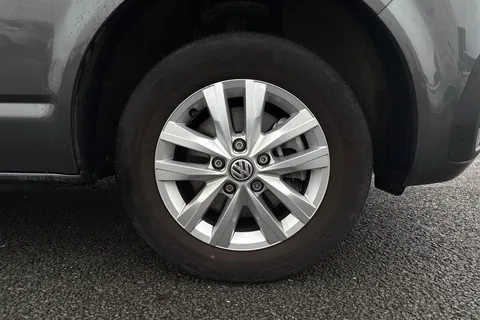 DG74ESY Volkswagen Transporter 2.0 TDI 110 Highline Van Thumbnail #11