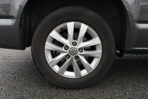 DG74ESY Volkswagen Transporter 2.0 TDI 110 Highline Van Thumbnail #12