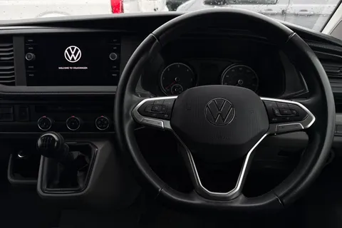 DE74AZP Volkswagen Transporter 2.0 TDI 110 Highline Van Thumbnail #13