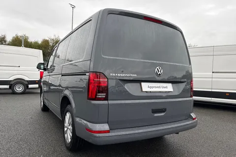 DE74AZD Volkswagen Transporter 2.0 TDI 110 Highline Van Thumbnail #17