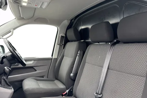 DG74CXV Volkswagen Transporter 2.0 TDI 150 Highline Van DSG Thumbnail #16