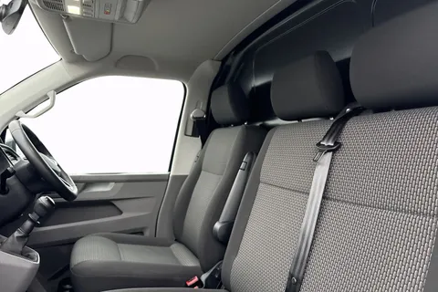 DG74ESY Volkswagen Transporter 2.0 TDI 110 Highline Van Thumbnail #17
