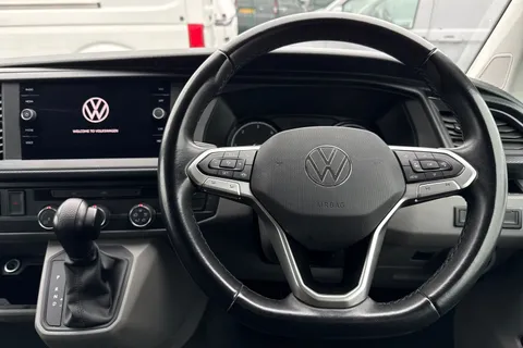 DG74CXV Volkswagen Transporter 2.0 TDI 150 Highline Van DSG Thumbnail #18