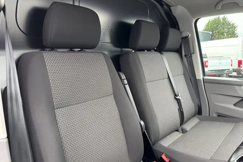 DE74AZP Volkswagen Transporter 2.0 TDI 110 Highline Van Thumbnail #21