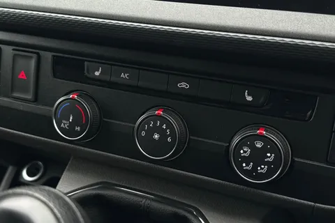 DG74ESY Volkswagen Transporter 2.0 TDI 110 Highline Van Thumbnail #23