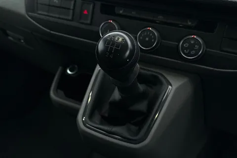 DG74ESY Volkswagen Transporter 2.0 TDI 110 Highline Van Thumbnail #24