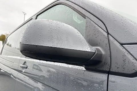 DE74AZD Volkswagen Transporter 2.0 TDI 110 Highline Van Thumbnail #27