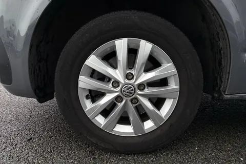 DE74AZP Volkswagen Transporter 2.0 TDI 110 Highline Van Thumbnail #24