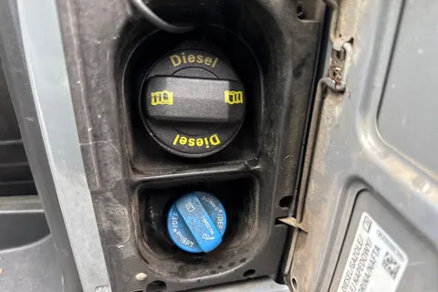 DE74AZP Volkswagen Transporter 2.0 TDI 110 Highline Van Thumbnail #25