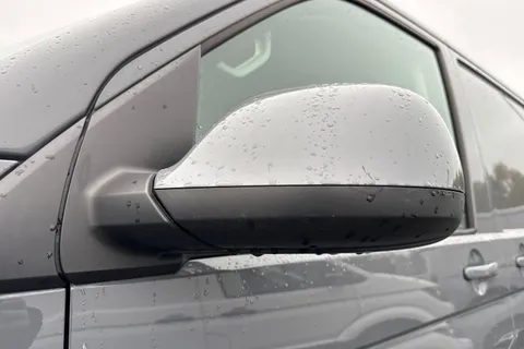 DE74AZP Volkswagen Transporter 2.0 TDI 110 Highline Van Thumbnail #27