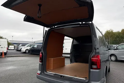DE74AZD Volkswagen Transporter 2.0 TDI 110 Highline Van Thumbnail #35