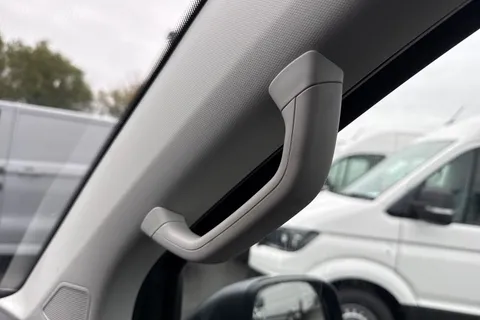 DG74CXV Volkswagen Transporter 2.0 TDI 150 Highline Van DSG Thumbnail #39