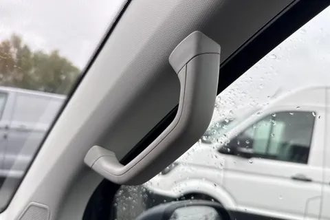 DE74AZD Volkswagen Transporter 2.0 TDI 110 Highline Van Thumbnail #43