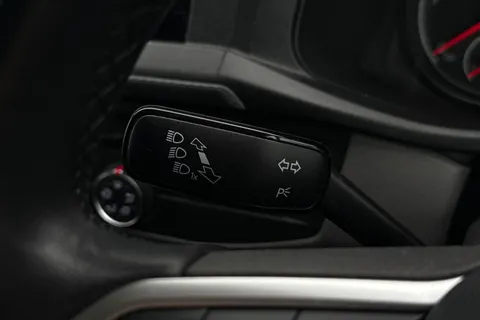 DE74AZP Volkswagen Transporter 2.0 TDI 110 Highline Van Thumbnail #41