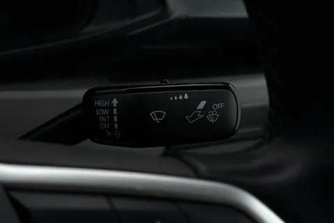 DE74AZP Volkswagen Transporter 2.0 TDI 110 Highline Van Thumbnail #44