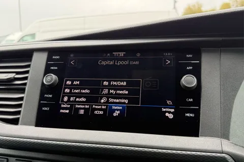 DE74AZD Volkswagen Transporter 2.0 TDI 110 Highline Van Thumbnail #48