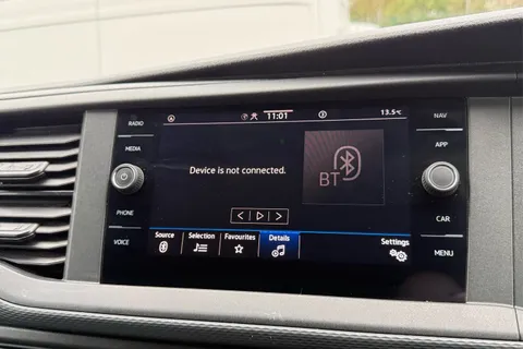 DG74CXV Volkswagen Transporter 2.0 TDI 150 Highline Van DSG Thumbnail #48