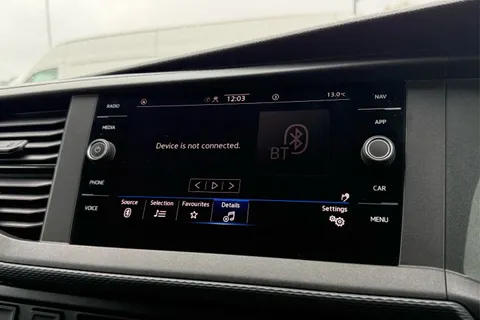 DG74ESY Volkswagen Transporter 2.0 TDI 110 Highline Van Thumbnail #48