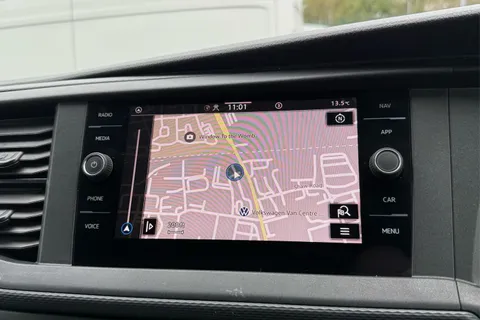 DG74CXV Volkswagen Transporter 2.0 TDI 150 Highline Van DSG Thumbnail #50