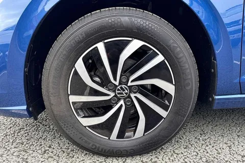 GK24JKN Volkswagen Polo 1.0 TSI Life 5dr DSG Thumbnail #24