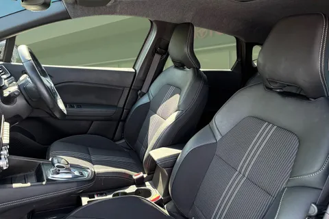 PL23HPV Renault Captur 1.6 E-TECH E-Tech engineered Auto Euro 6 (s/s) 5dr Thumbnail #12