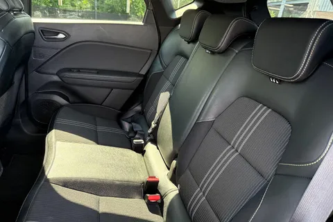 PL23HPV Renault Captur 1.6 E-TECH E-Tech engineered Auto Euro 6 (s/s) 5dr Thumbnail #15