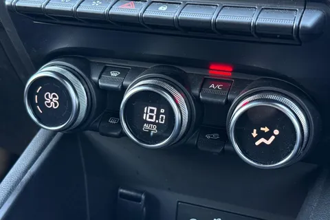 PL23HPV Renault Captur 1.6 E-TECH E-Tech engineered Auto Euro 6 (s/s) 5dr Thumbnail #20