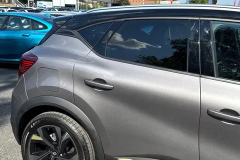 PL23HPV Renault Captur 1.6 E-TECH E-Tech engineered Auto Euro 6 (s/s) 5dr Thumbnail #30