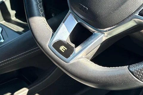 PL23HPV Renault Captur 1.6 E-TECH E-Tech engineered Auto Euro 6 (s/s) 5dr Thumbnail #31