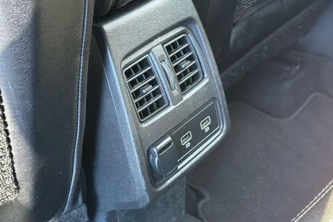 PL23HPV Renault Captur 1.6 E-TECH E-Tech engineered Auto Euro 6 (s/s) 5dr Thumbnail #33