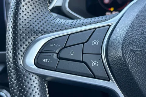 PL23HPV Renault Captur 1.6 E-TECH E-Tech engineered Auto Euro 6 (s/s) 5dr Thumbnail #37