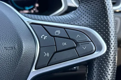 PL23HPV Renault Captur 1.6 E-TECH E-Tech engineered Auto Euro 6 (s/s) 5dr Thumbnail #38