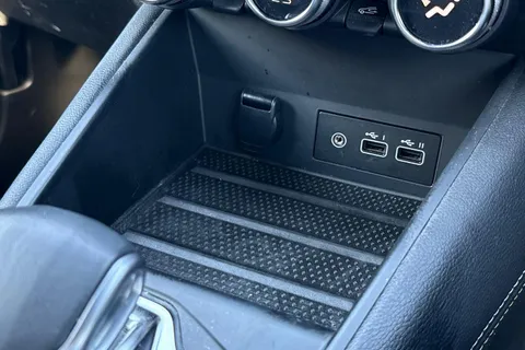 PL23HPV Renault Captur 1.6 E-TECH E-Tech engineered Auto Euro 6 (s/s) 5dr Thumbnail #44