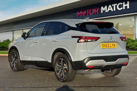 SH22LYK Nissan Qashqai 1.3 DIG-T MHEV N-Connecta Euro 6 (s/s) 5dr Thumbnail #3