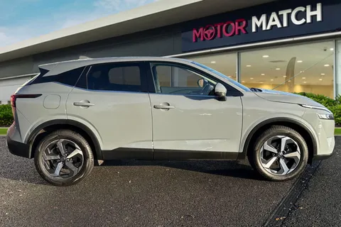 SH22LYK Nissan Qashqai 1.3 DIG-T MHEV N-Connecta Euro 6 (s/s) 5dr Thumbnail #4