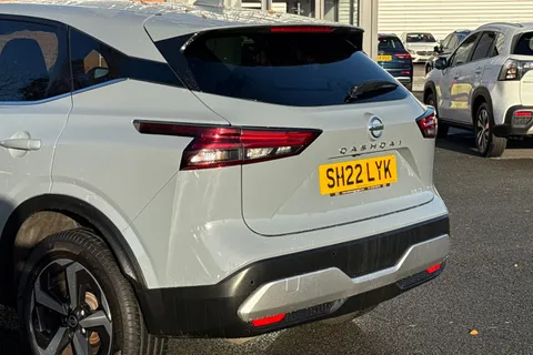 SH22LYK Nissan Qashqai 1.3 DIG-T MHEV N-Connecta Euro 6 (s/s) 5dr Thumbnail #9