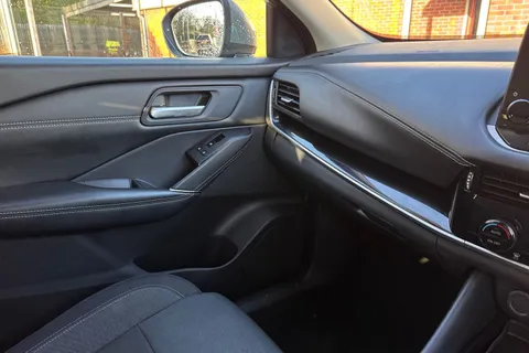 SH22LYK Nissan Qashqai 1.3 DIG-T MHEV N-Connecta Euro 6 (s/s) 5dr Thumbnail #43