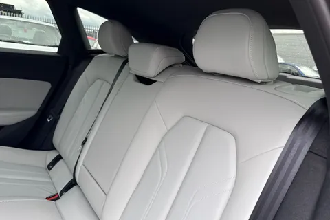 PJ25JXO Audi A5 Avant S line TFSI 150 PS S tronic Thumbnail #19